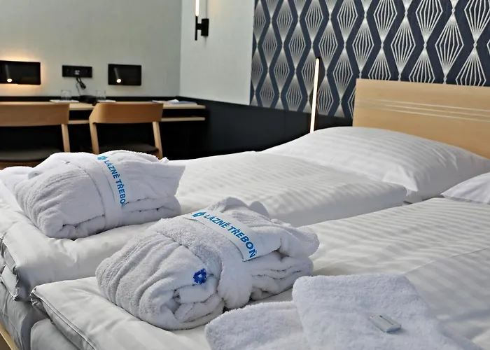 Lazensky Dum Aurora, Slatinne Lazne 4*